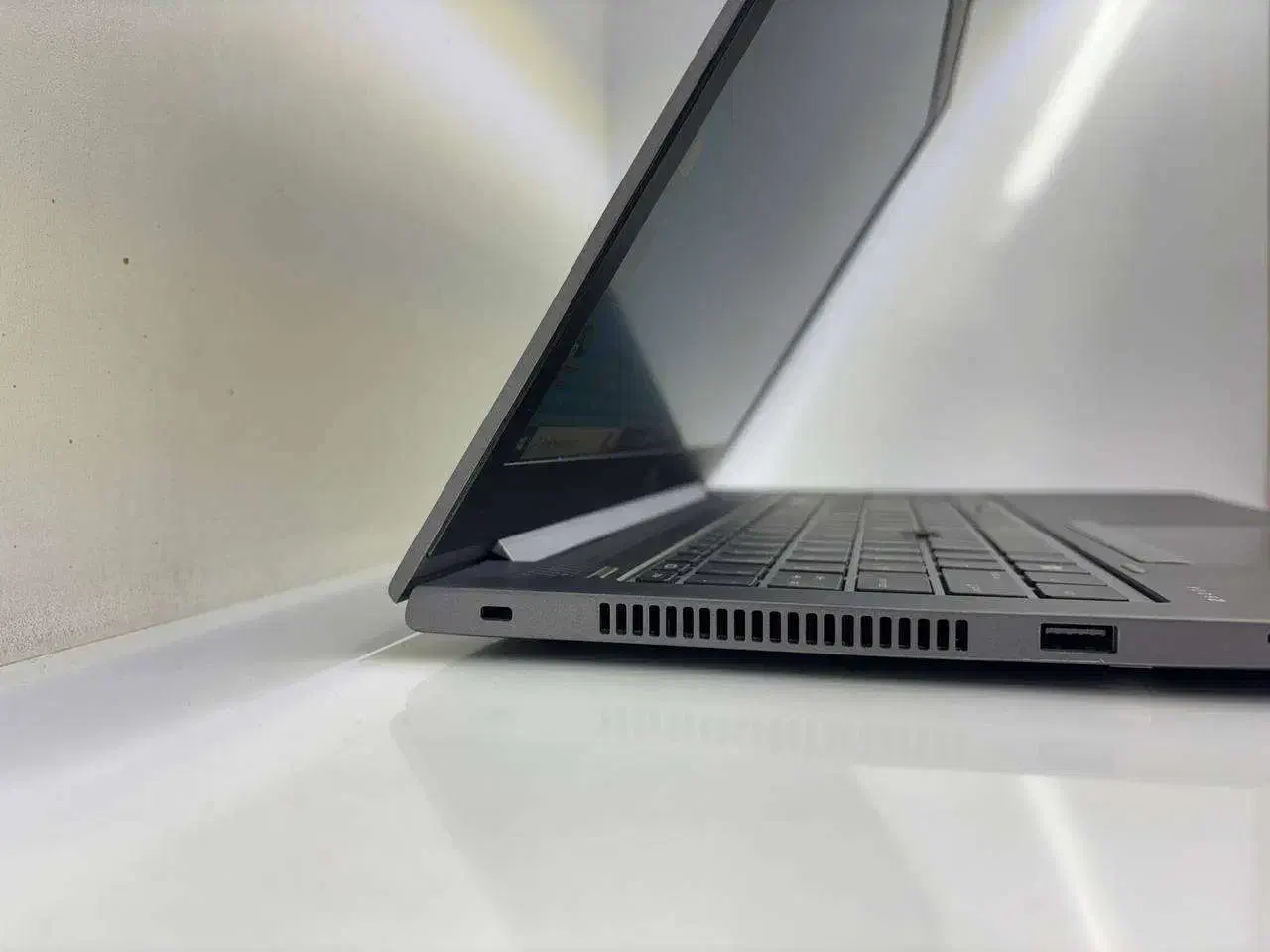 لپتاپ HP مدل Zbook 15U G5|رایانه همراه|اندیشه, اندیشه فاز ۳|دیوار