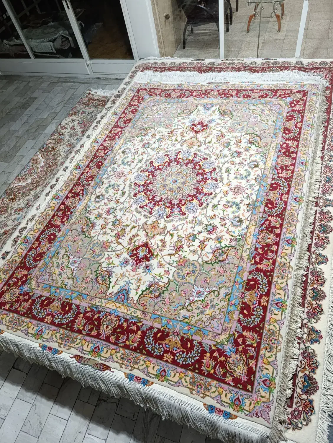 فرش تک ۶ متری عُلیا                  ۴۰ رج، ابریشم|فرش|تبریز, |دیوار