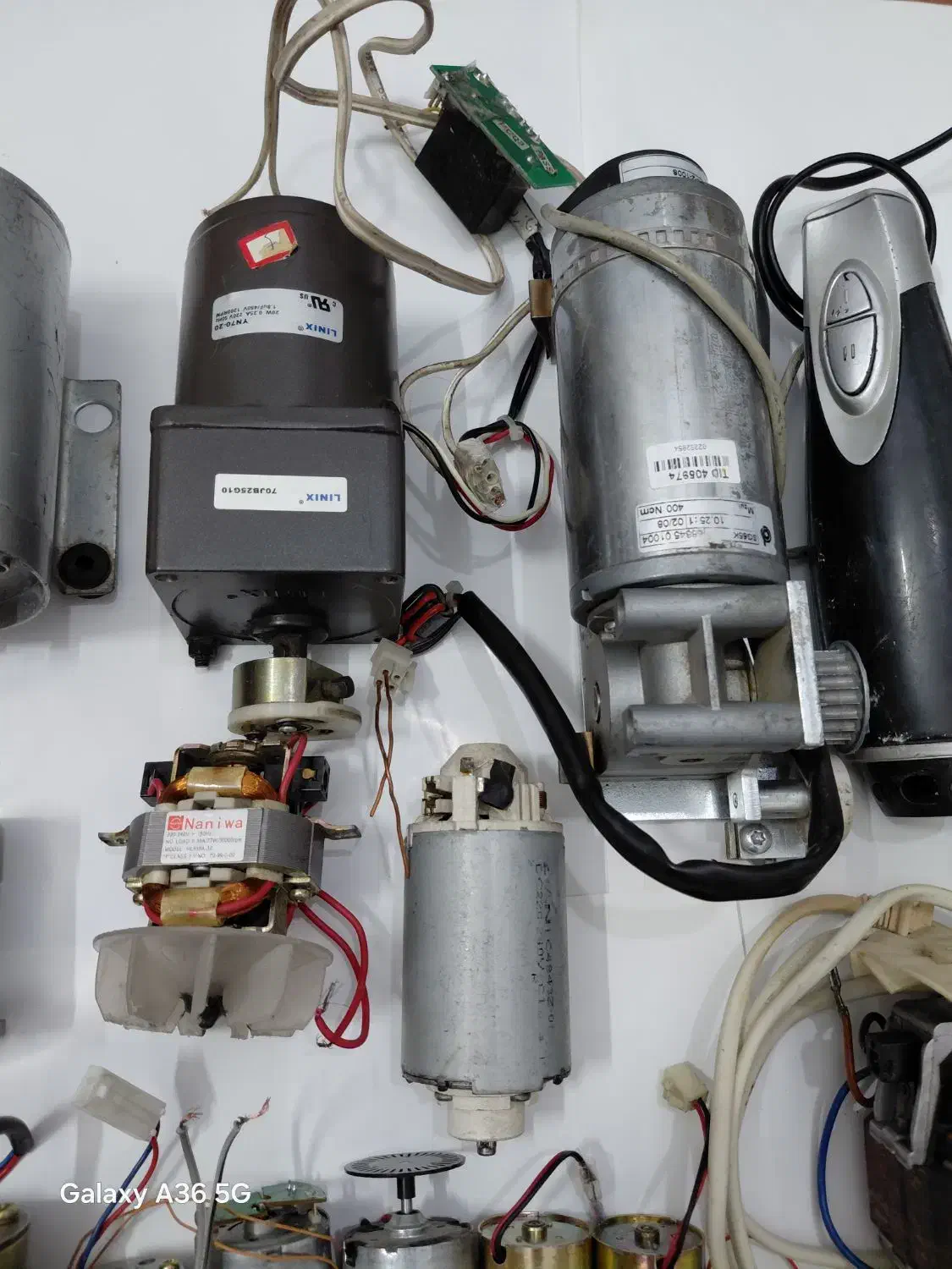 ارمیچر|ابزارآلات|مشهد, رده|دیوار