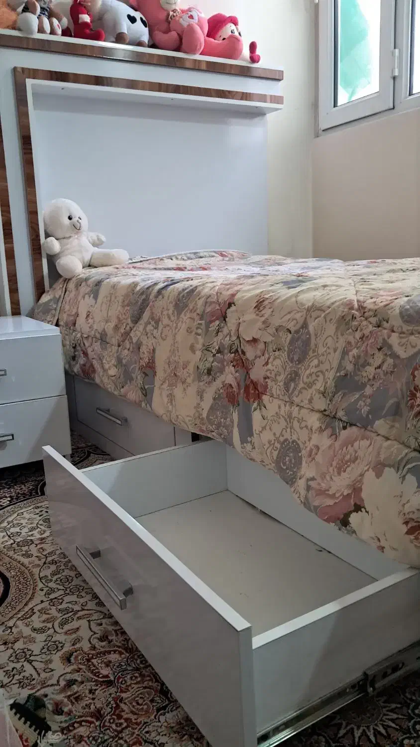 ست تخت و میز|تخت و سرویس خواب|پارس‌آباد, |دیوار