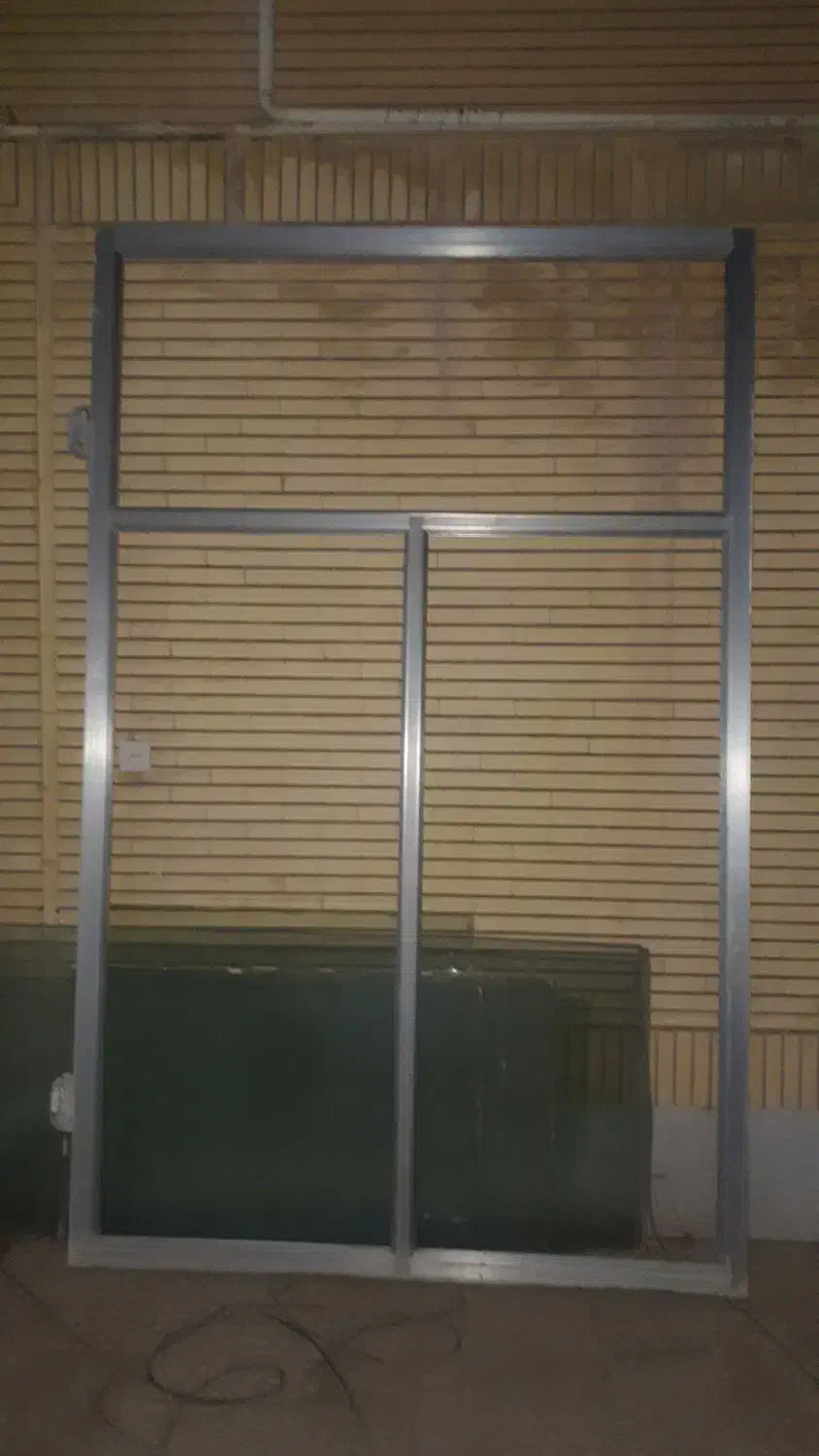 دو عدد در سه لنگه حیاط و پارکینگ وپنجره آلومینیم|مصالح و تجهیزات ساختمان|شهرضا, |دیوار