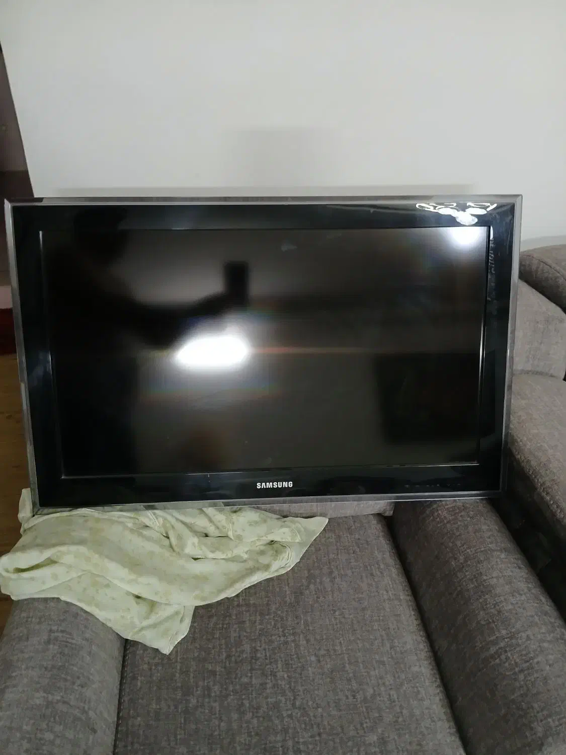 تلویزیون سامسونگ|تلویزیون و پروژکتور|نیشابور, محله میدان باغات|دیوار