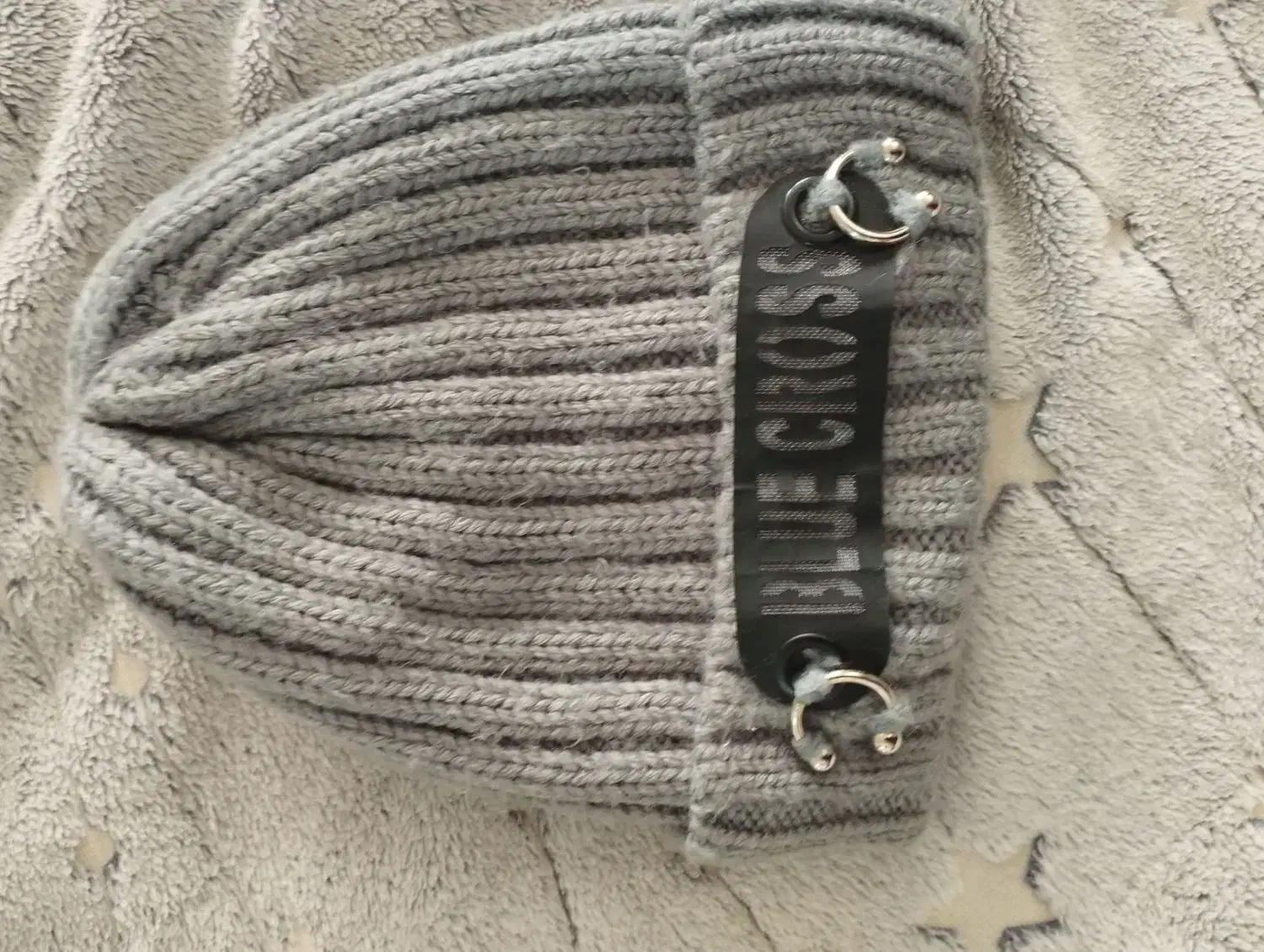 کلاه و مقنعه و دستکش|لباس|زرند, |دیوار