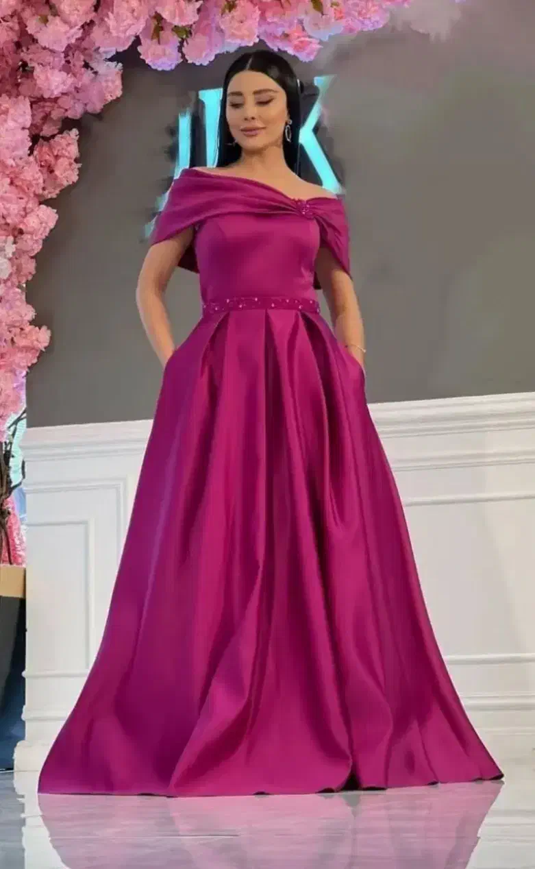 لباس مجلسی زنانه|لباس|بندر انزلی, چهارفریضه|دیوار