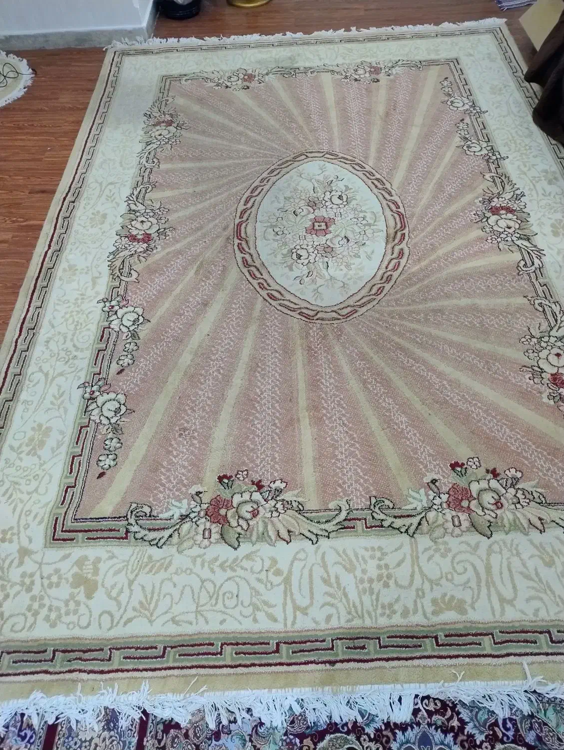 فرش|فرش|فردیس, ثابتی|دیوار