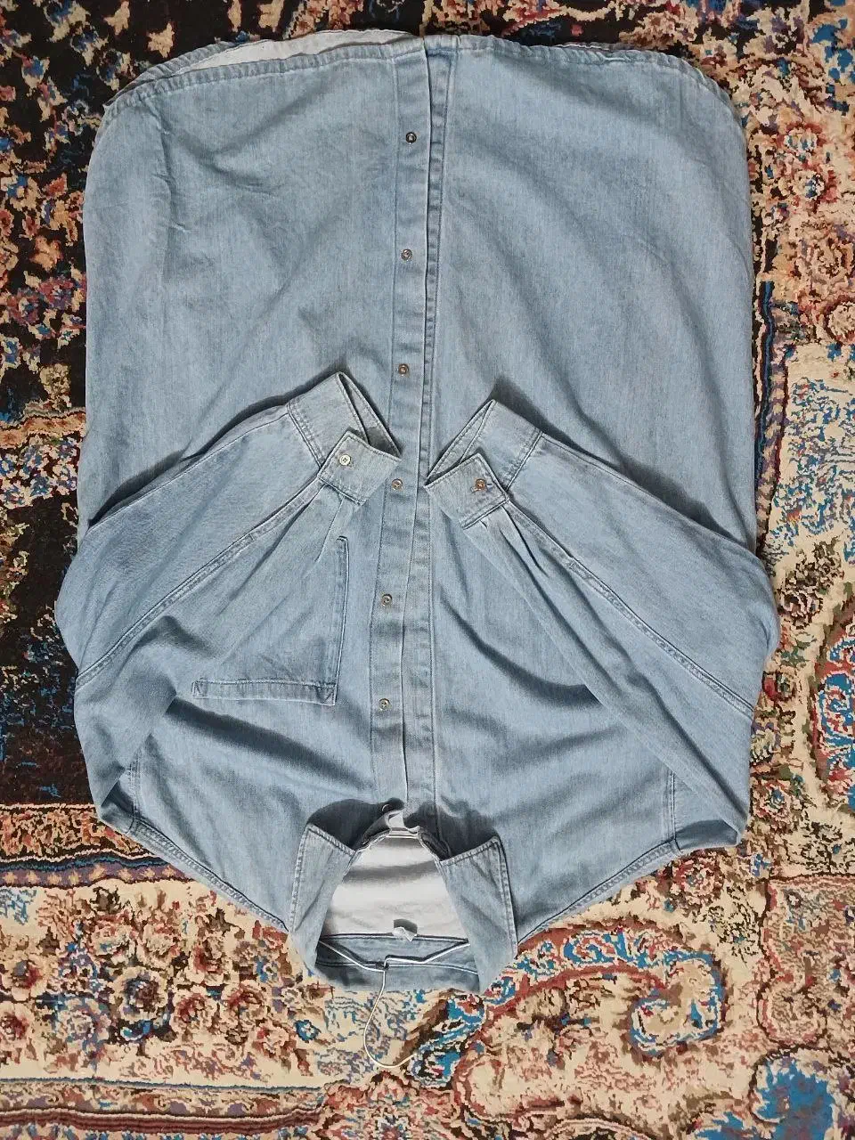 مانتو لی|لباس|گلبهار, شهر جدید گلبهار|دیوار