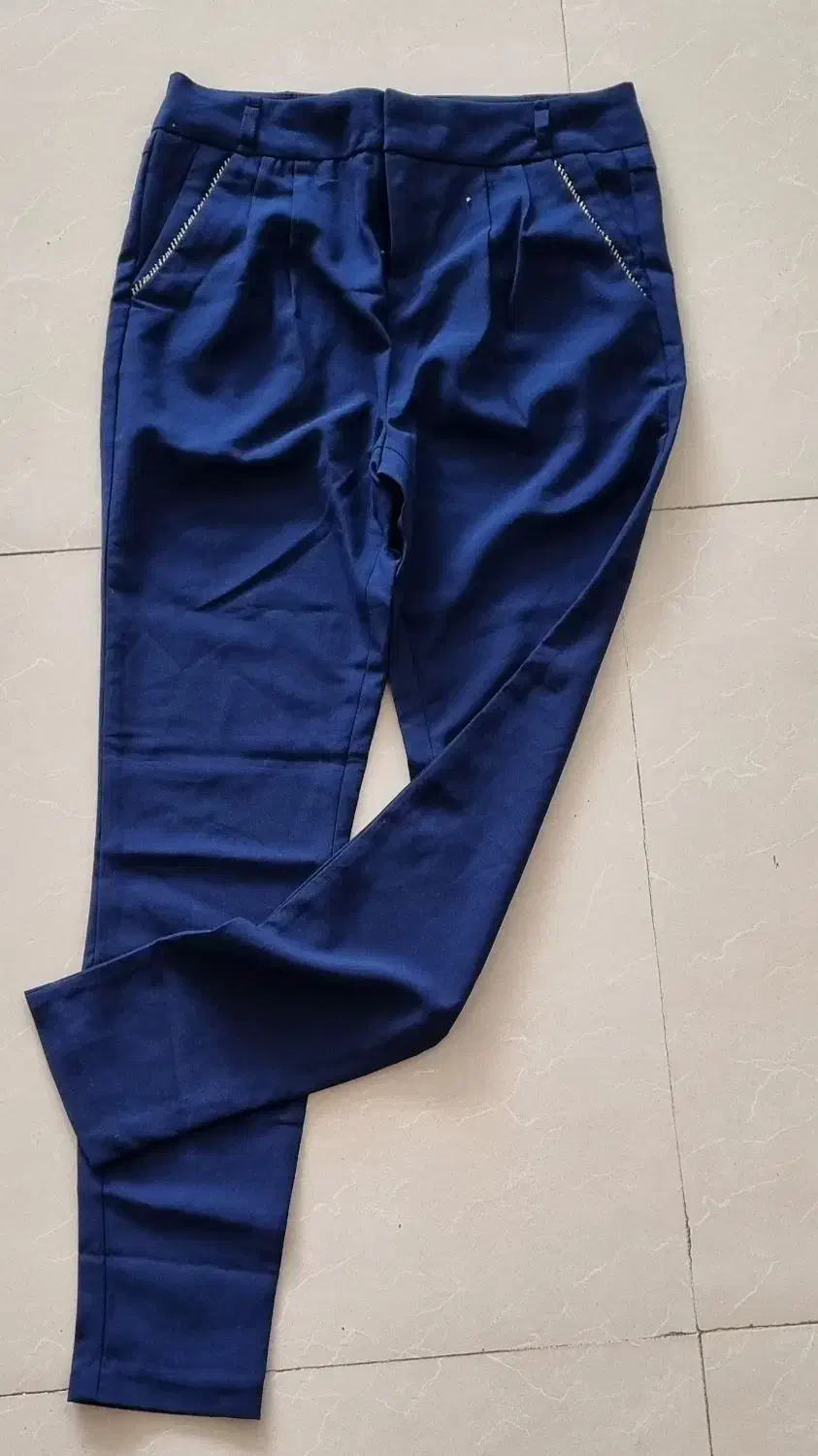 تعدادی لباس دخترانه|کفش و لباس بچه|اصفهان, جلالیه|دیوار