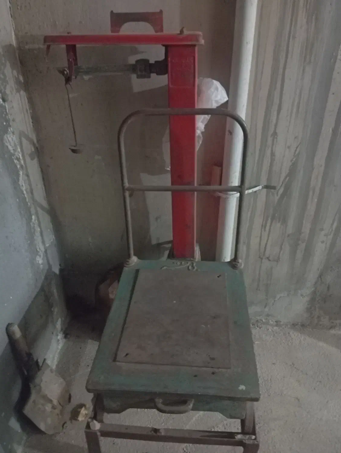 باسکول|ابزارآلات|قائن, |دیوار