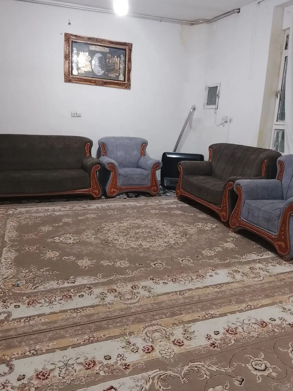 مبل راحتی ۲ماه کار کرده جنس مخمل|مبلمان خانگی و میز عسلی|بردسکن, |دیوار