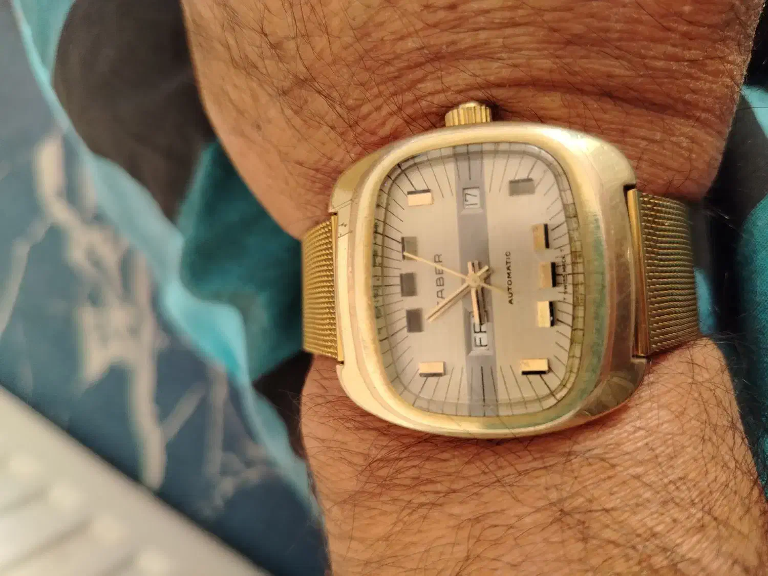 ساعت فردیس سویسی|ساعت|گلبهار, شهر جدید گلبهار|دیوار