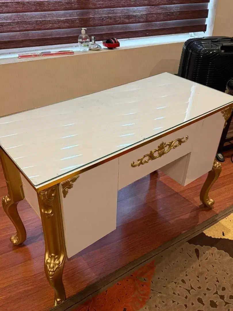 میز ، جای رژ لاک ، دستگاه سوهان برقی و یو وی ،لاک|آرایشی، بهداشتی، درمانی|مشهد, بهشت|دیوار