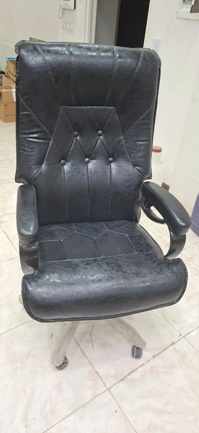 صندلی گردان مدیریت|مبلمان اداری|رباط‌کریم, رباط‌کریم|دیوار