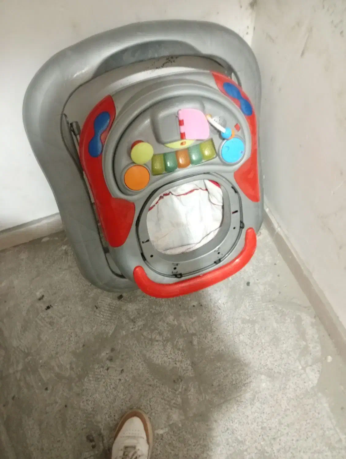 کالسکه کودک ورورک و تخت نوزاد|کالسکه و لوازم جانبی|سهند, |دیوار