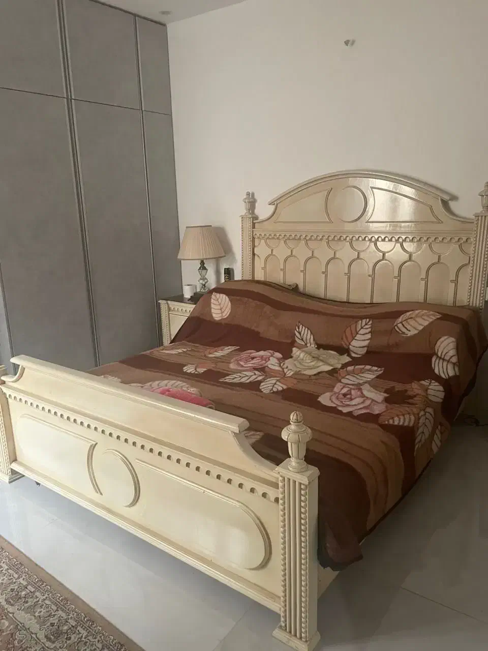 تخت و بوفه|تخت و سرویس خواب|قم, پردیسان|دیوار