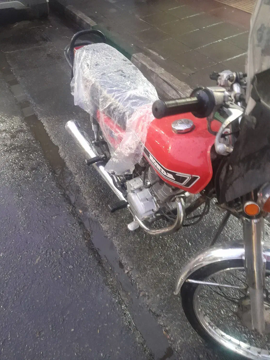 موتور سی جی مدل ۷۱|موتورسیکلت|قم, گذر قلعه|دیوار