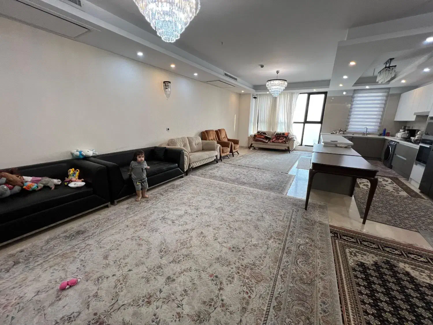 ۱۳۰متر ولنجک/ویو طهران بدون مشرف /مدرن