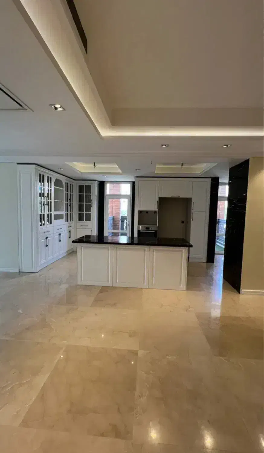 برج ۲۲۰ متر سه خواب/ فول مشاعات/برند ازگل