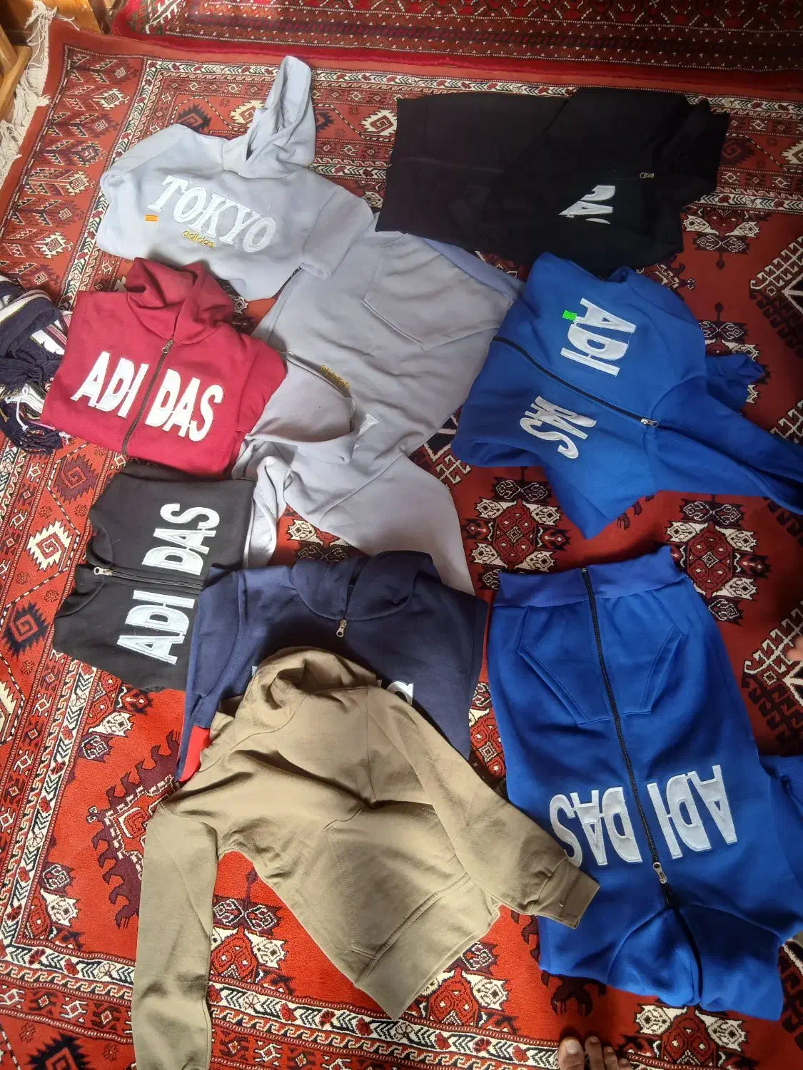 کاپشن و هودی (خراج)|لباس|سیمین شهر, |دیوار