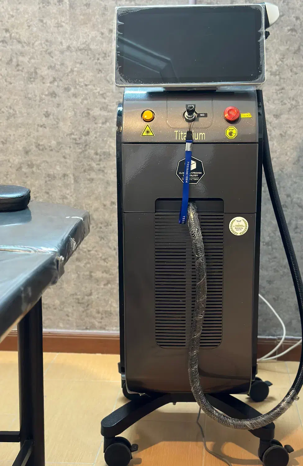 دستگاه لیزر موهای زائد|پزشکی|مشهد, نیروی هوایی|دیوار