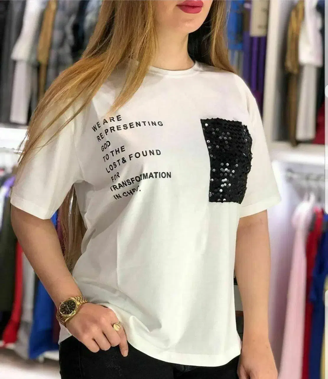 تعدادی لباس|لباس|قم, شهدا|دیوار