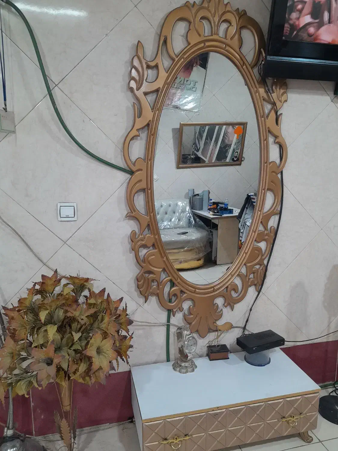 ویترین  شیک و صندلی  ارایشگاه|آرایشگاه و سالن‌های زیبایی|چهاردانگه (تهران), |دیوار