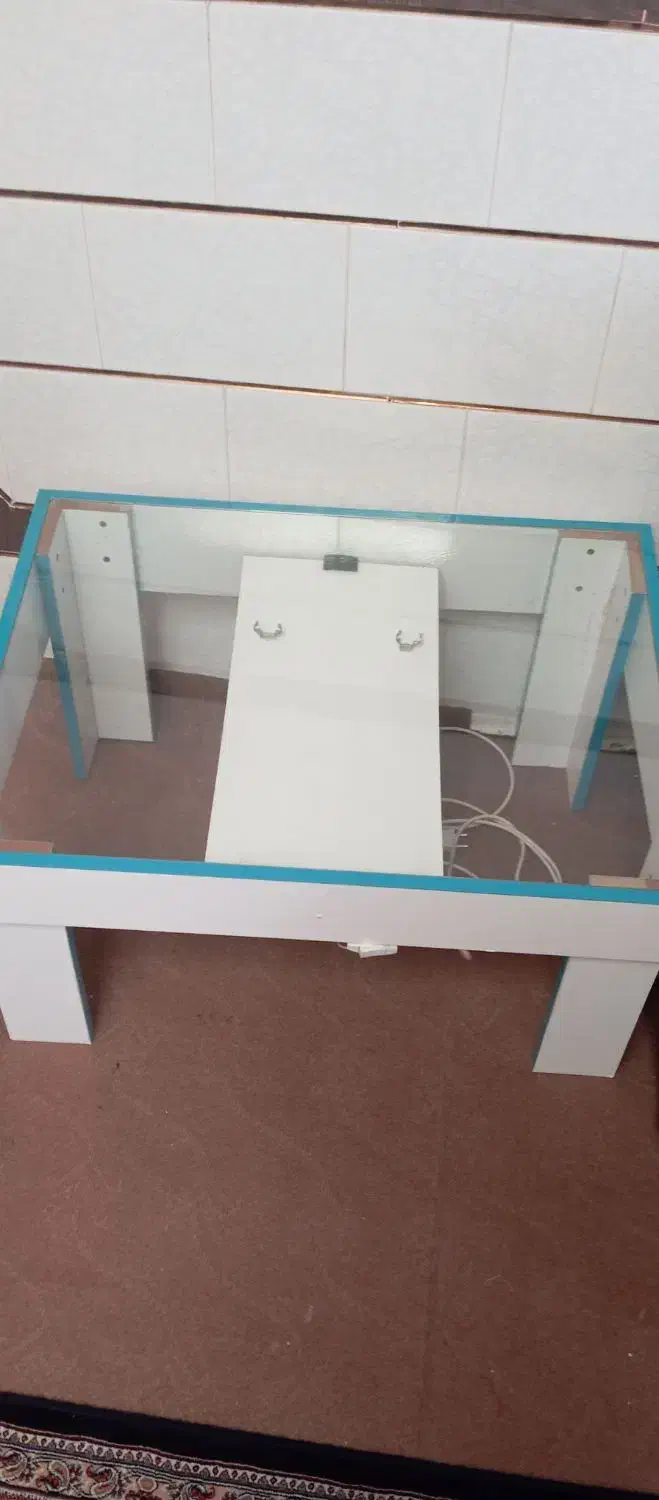 میز نو در حد نو|میز تحریر و کامپیوتر|خمینی‌شهر, |دیوار