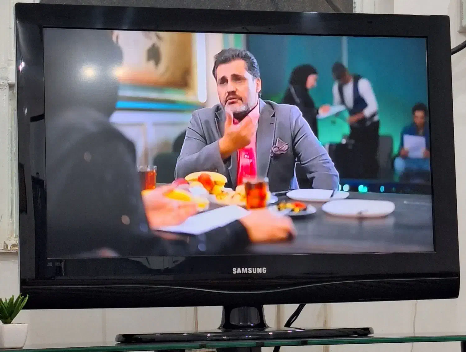 ال سی دی ۳۲ اینچ سامسونگ کره ای|تلویزیون و پروژکتور|دزفول, |دیوار