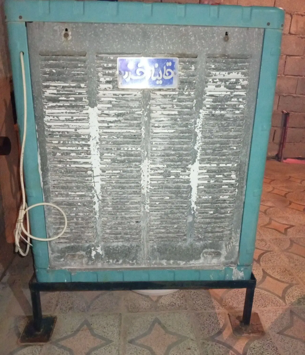 کلر آبی|کولر آبی|زرین دشت (همدان), |دیوار