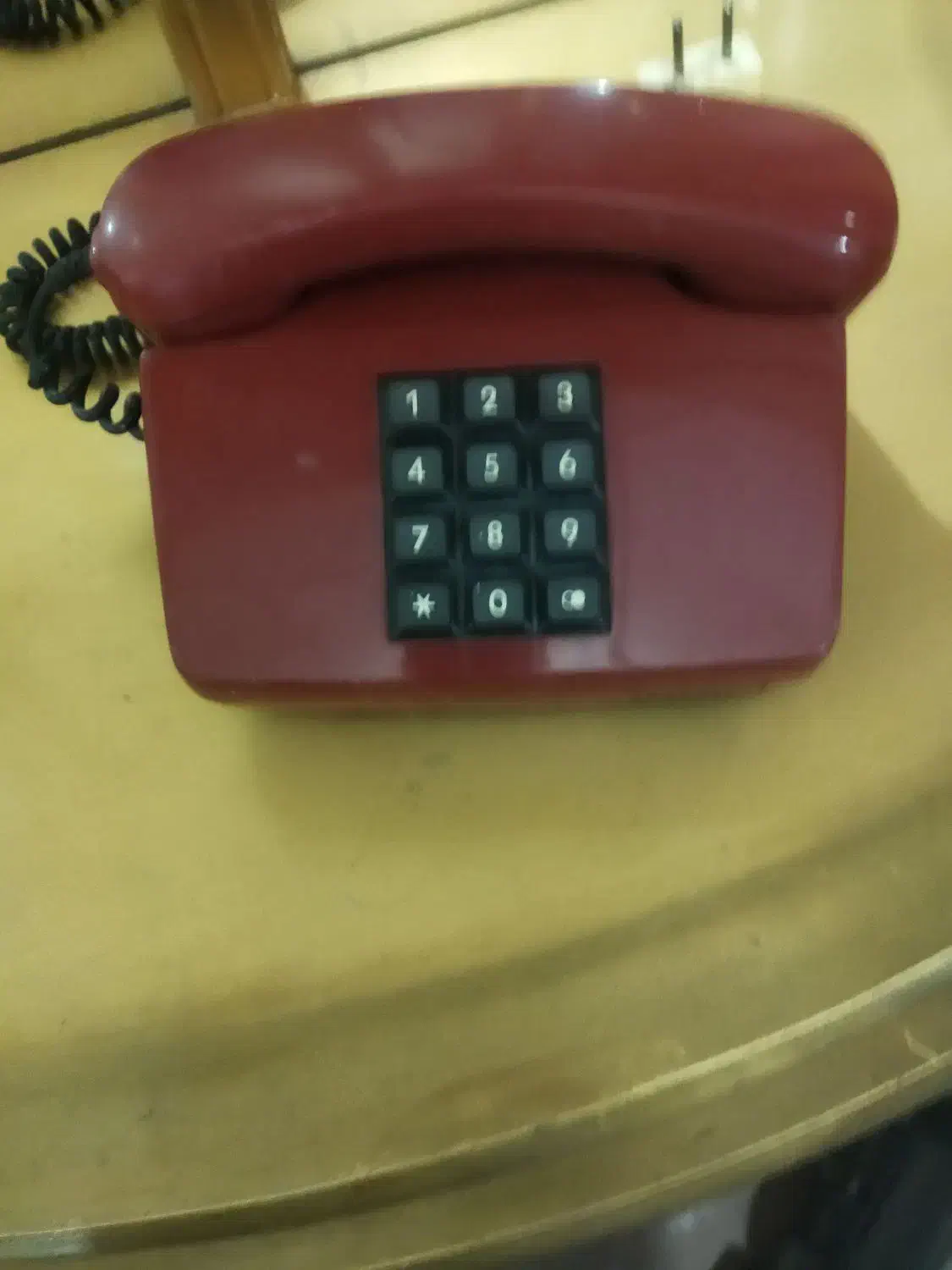 یک عدد تلفن قدیمی نوستالژی|تلفن رومیزی|میانه, |دیوار