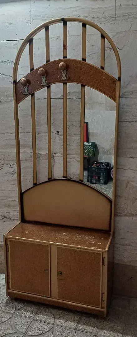 جاکفشی|جاکفشی، کمد، دراور|قیدار, |دیوار