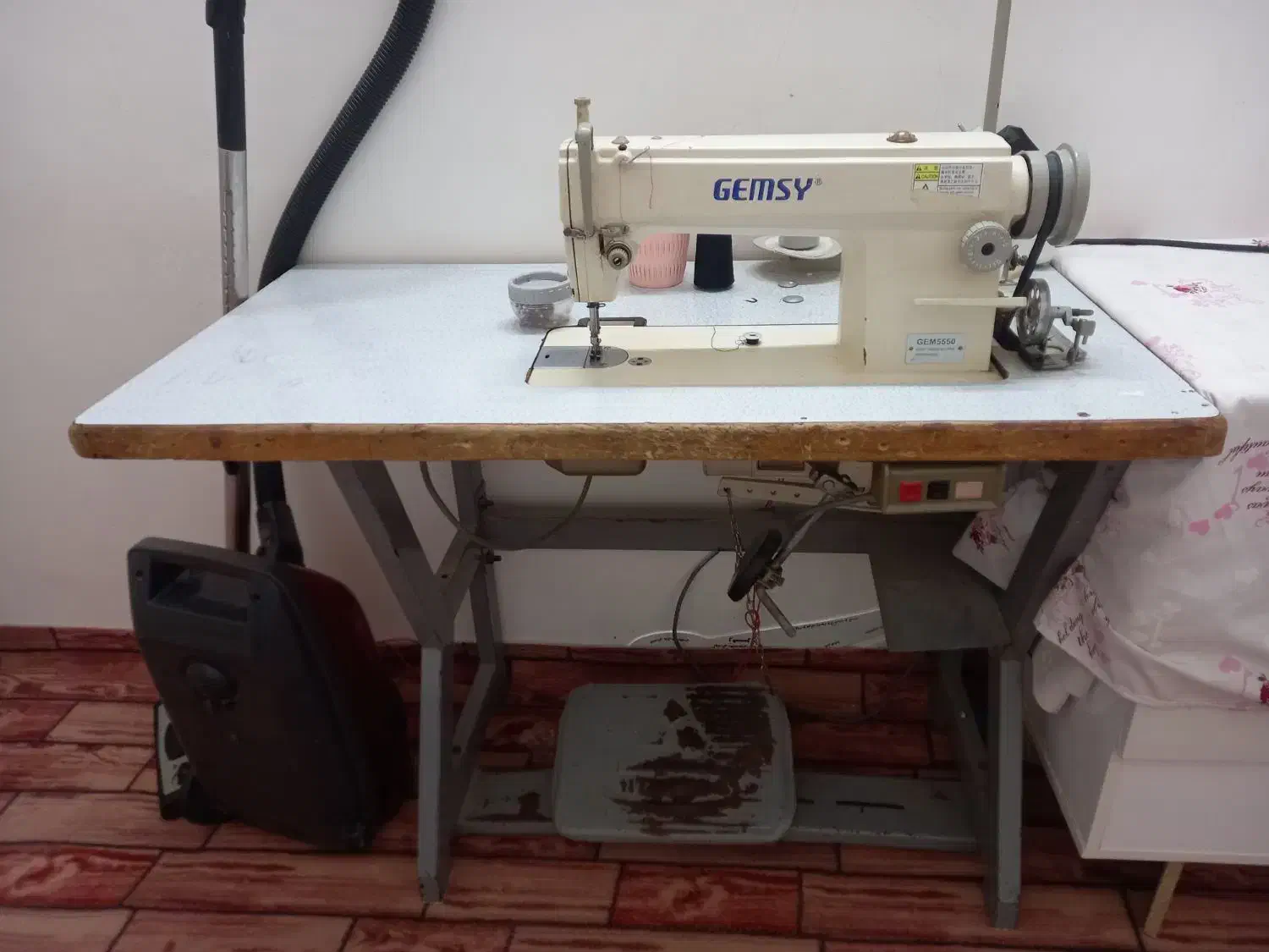 چرخ خیاطی راسته دوز|چرخ خیاطی و ریسندگی|تربتحیدریه, کلاته توکلی|دیوار