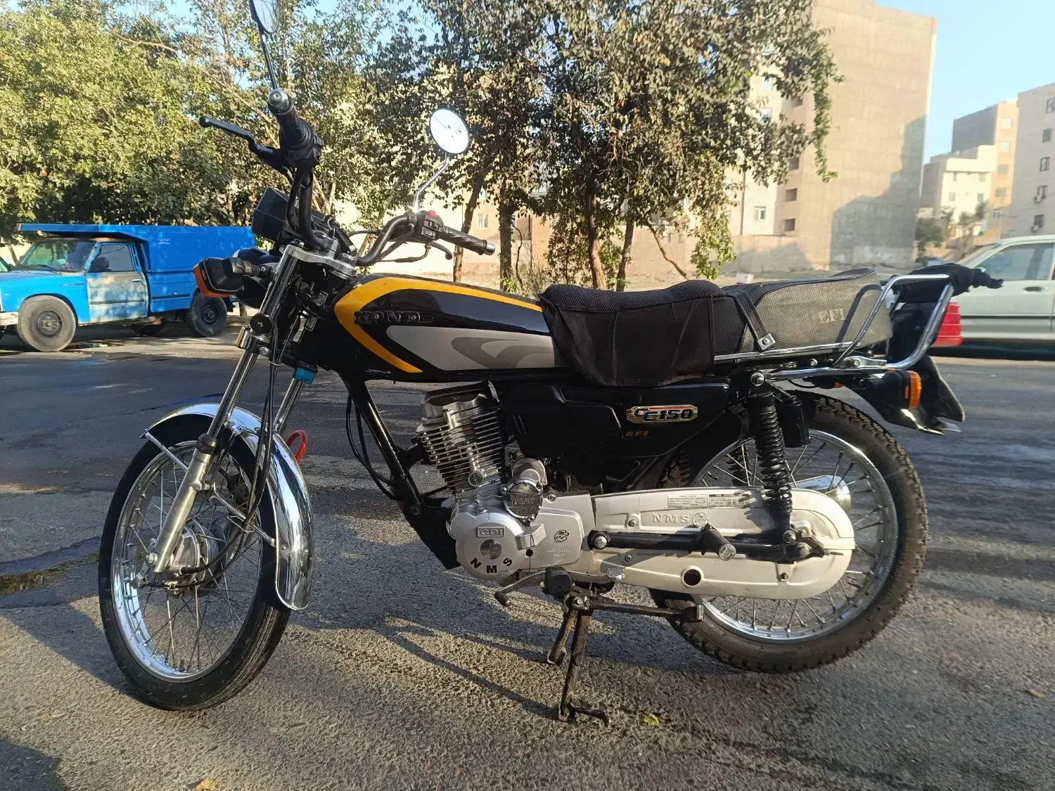 موتور سیکلت|موتورسیکلت|ری, شهادت|دیوار