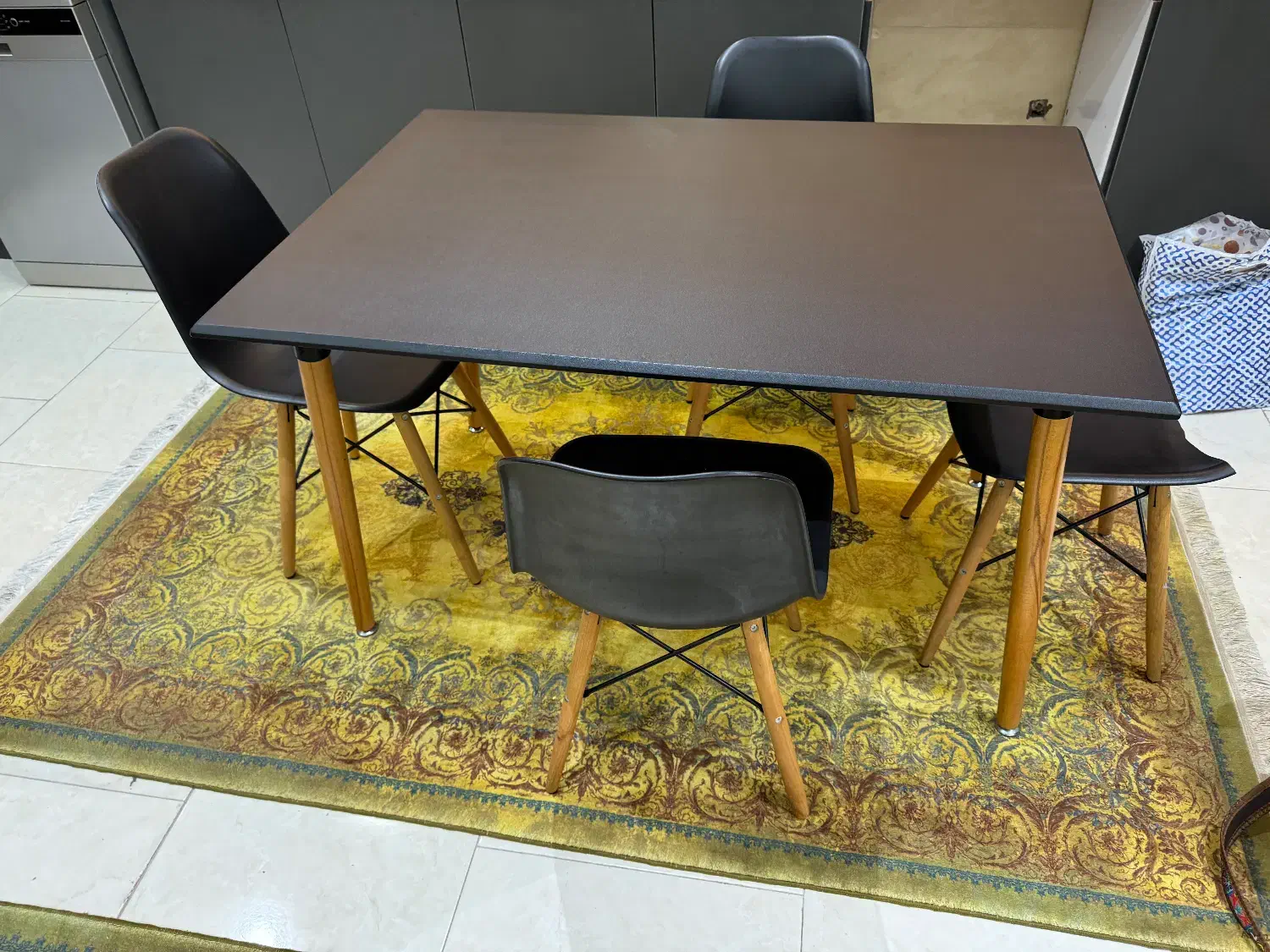 فروش ویژه میز ناهارخوری فایبر گلاس با پایه ی چوبی|میز و صندلی غذاخوری|ساری, |دیوار