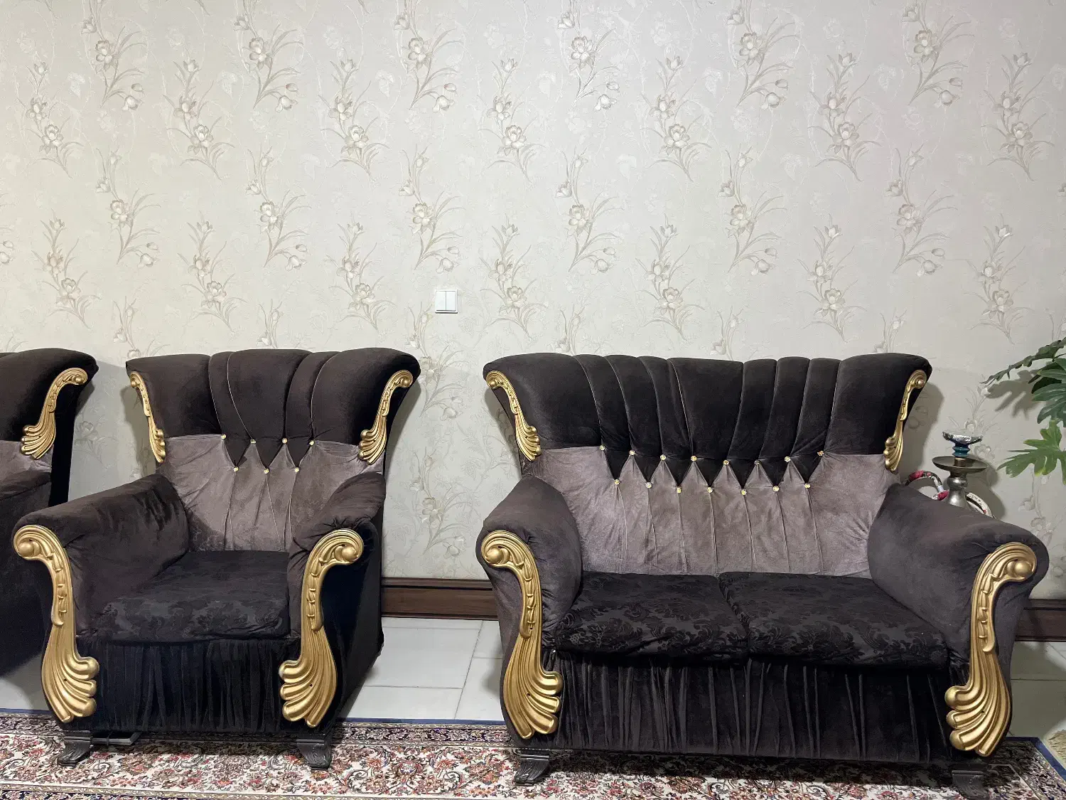 مبل کلاسیک ۹ نفره بسیار تمیز|مبلمان خانگی و میز عسلی|فولادشهر, فولادشهر|دیوار