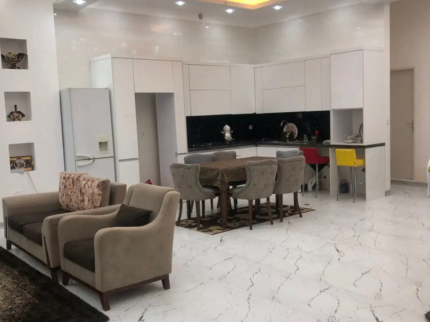 اجاره واحد 180 متری لوکس بانظافت پارت تایم|اجارهٔ کوتاه‌مدت آپارتمان و سوئیت|تهران, آبشار تهران (دریاچه)|دیوار