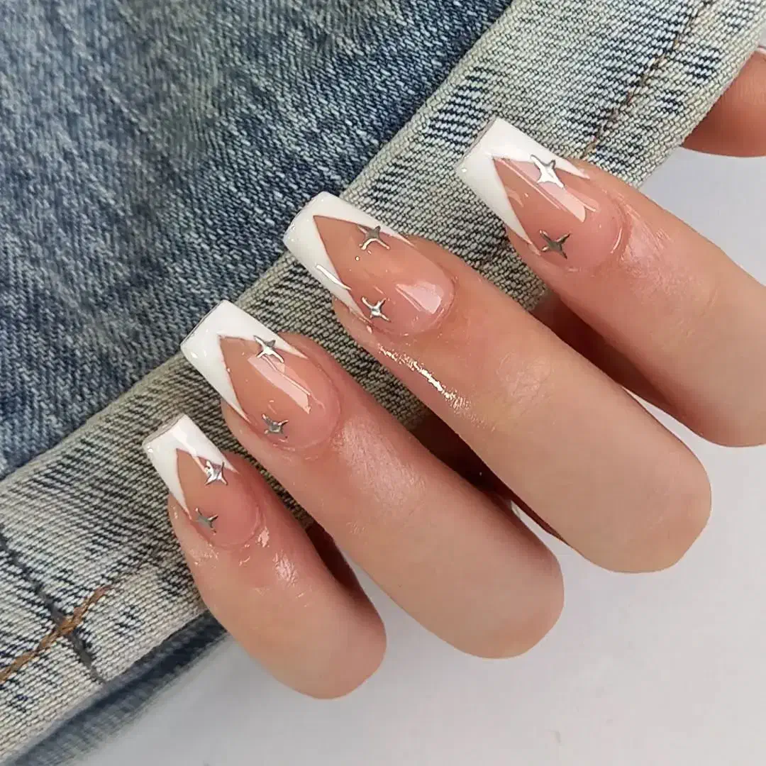 تخفیف ویژه کاشت وترمیم تخصصی ناخن با متریال روسی|خدمات آرایشگری و زیبایی|نجفآباد, یزدانشهر|دیوار