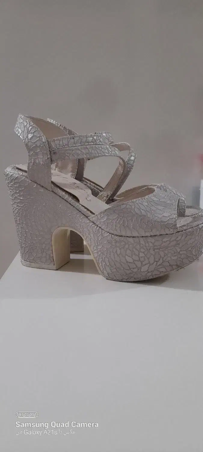 کفش نو فقط یک بار استفاده شده|کیف، کفش، کمربند|ارومیه, |دیوار