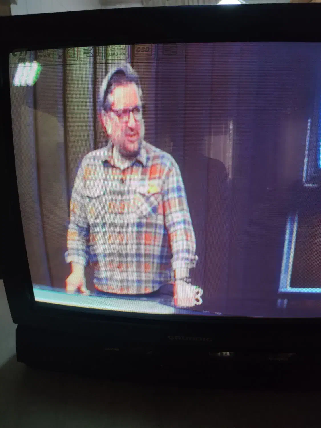 تلویزیون قدیمی۲۹ اینچ گروندیگ آلمانی اصل سالم تمیز|تلویزیون و پروژکتور|تهران, شهرک شریعتی|دیوار