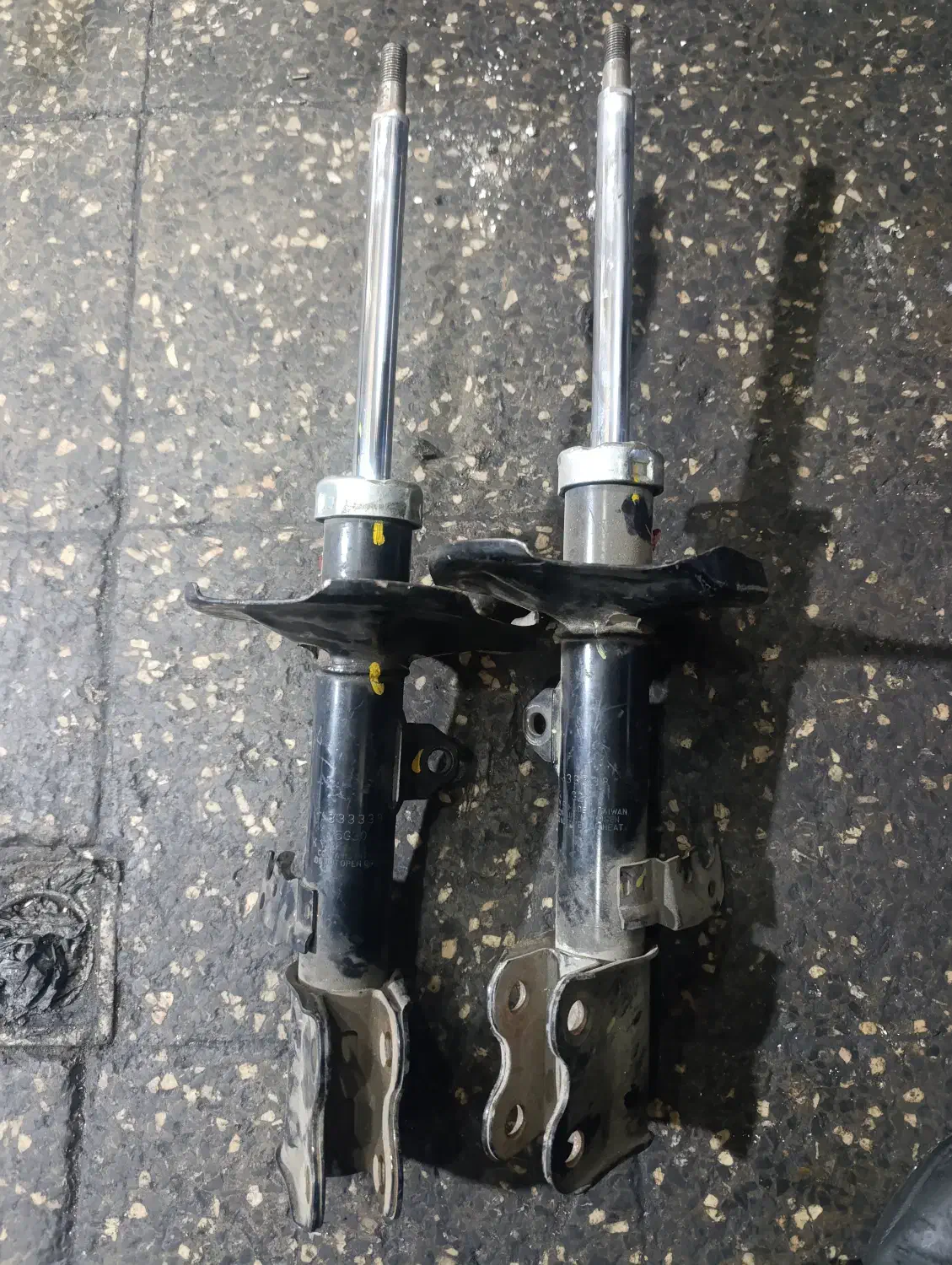 کمک تویوتا کرولا|قطعات یدکی و لوازم جانبی|فولادشهر, سایت صنعتی کاوه|دیوار