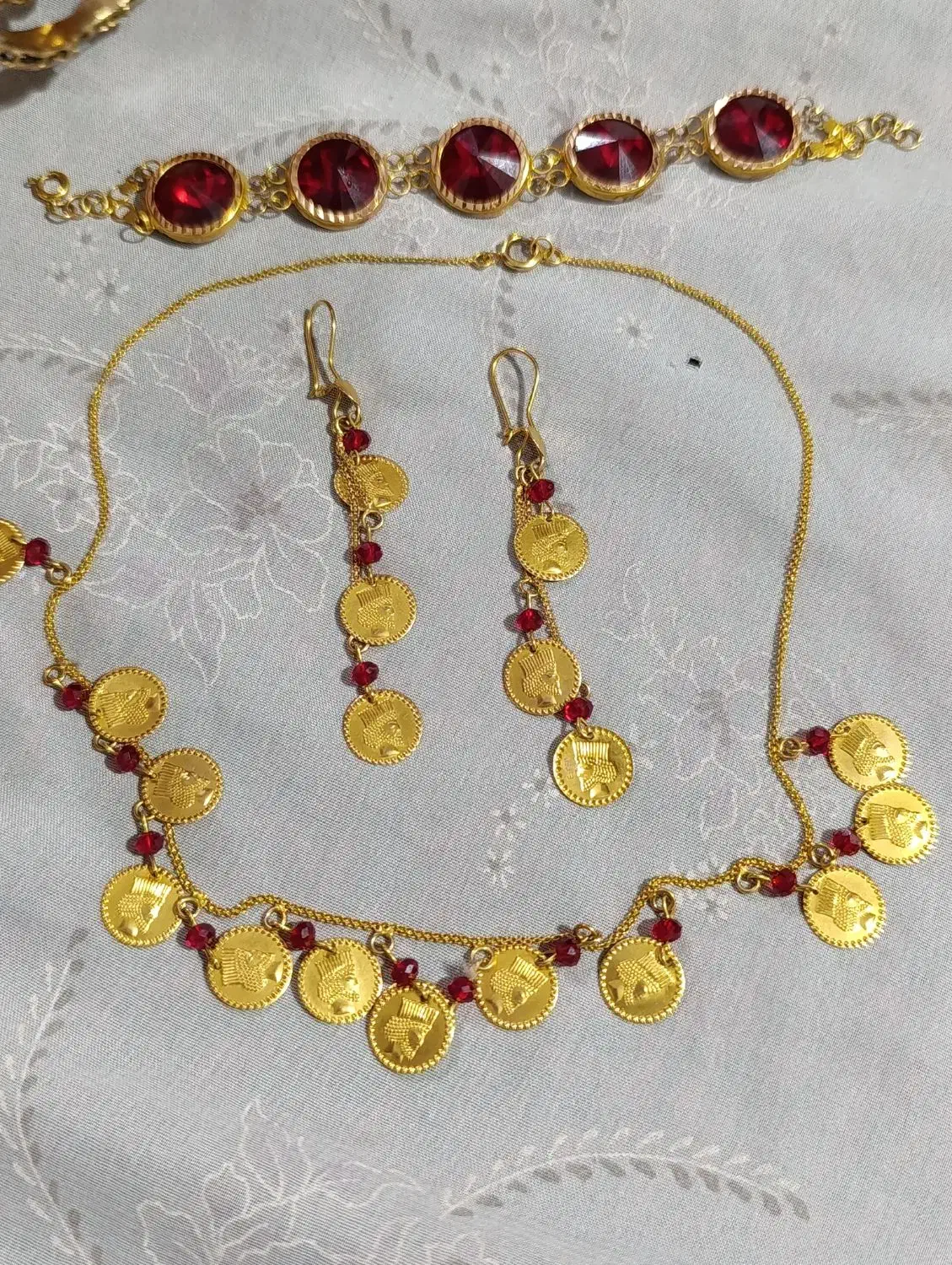 طلا|جواهرات|چرام, |دیوار