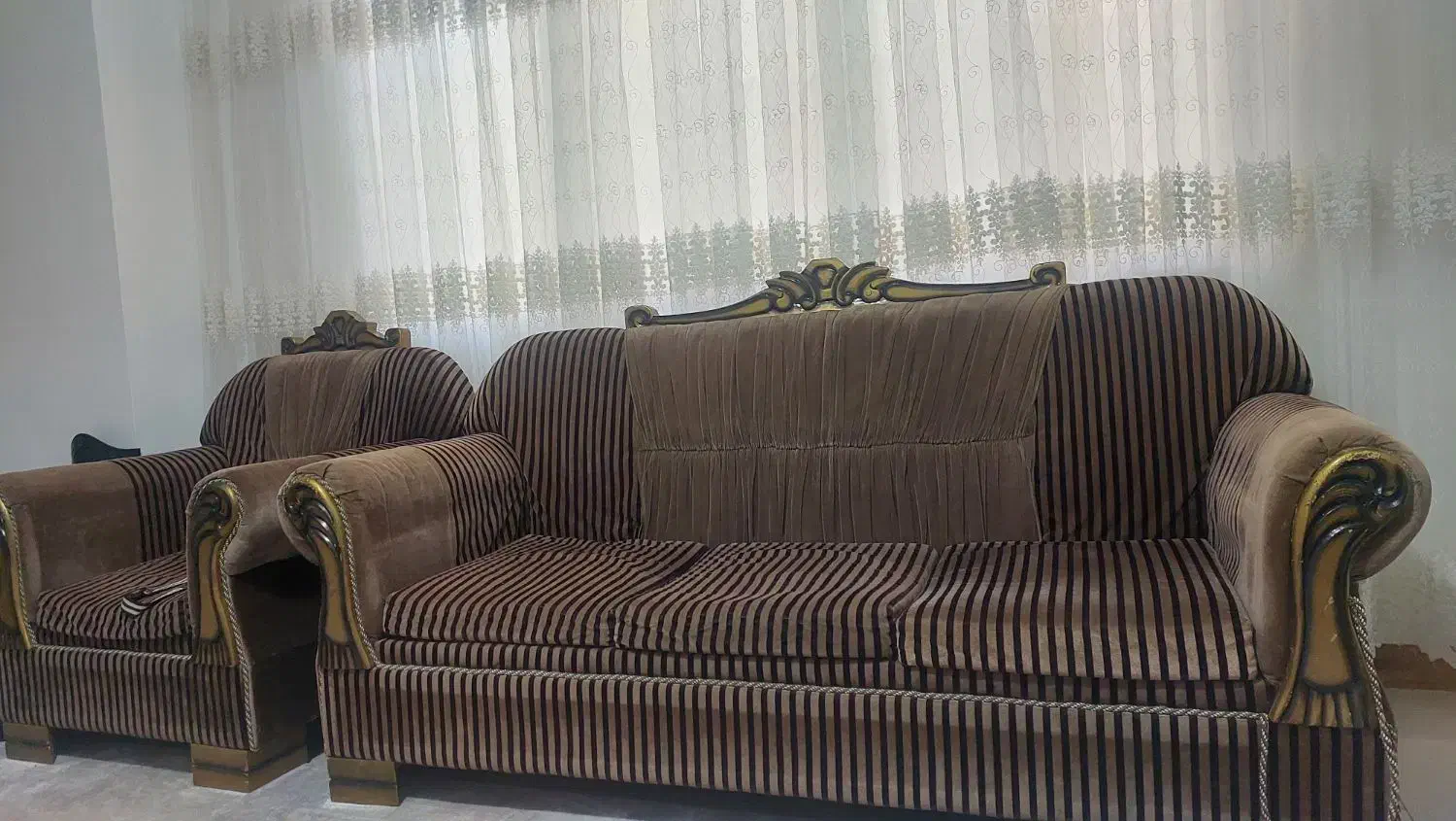 مبلمان ۷ نفره|مبلمان خانگی و میز عسلی|لاهیجان, گلستان|دیوار