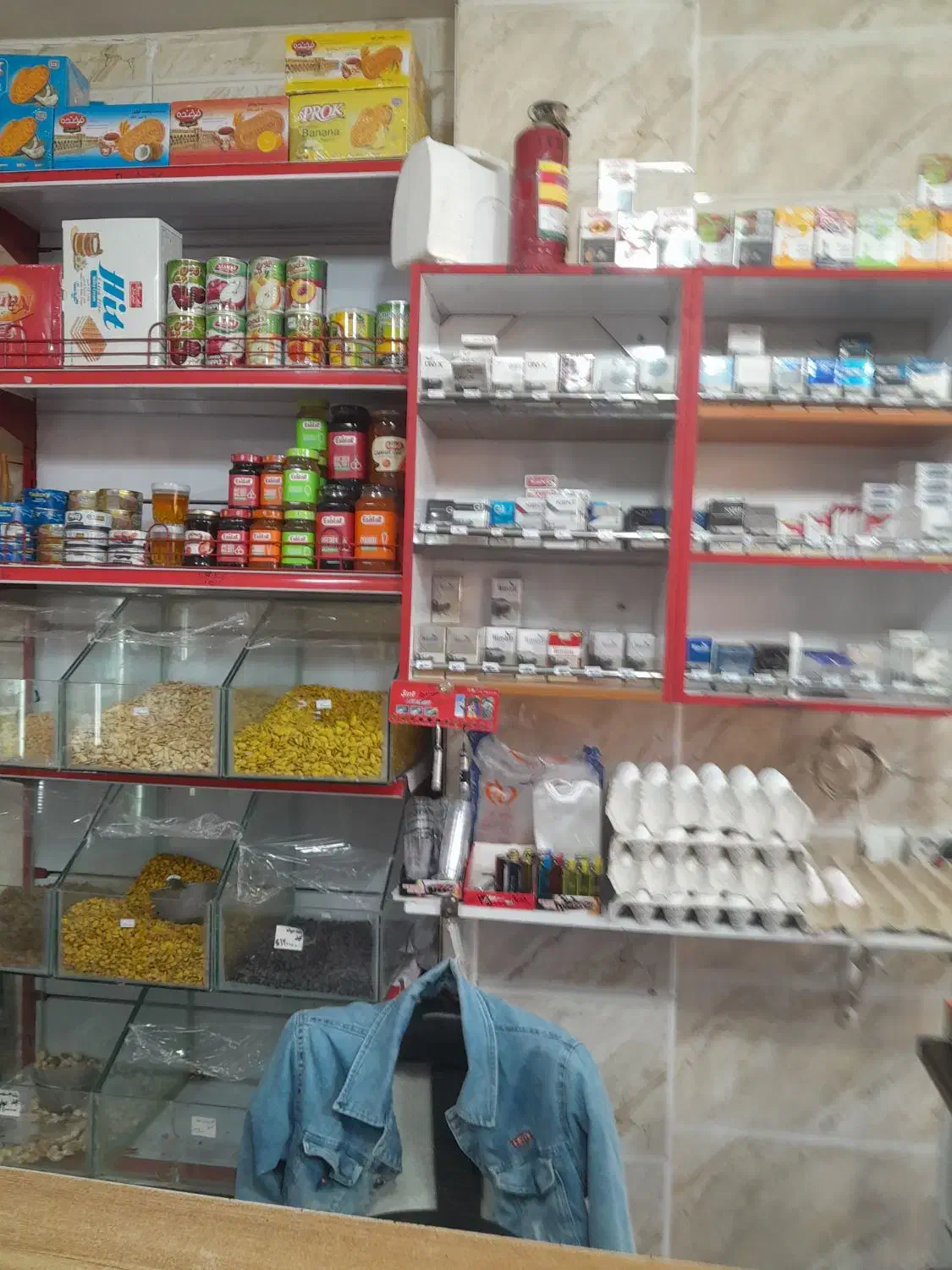 فروش سوپرمارکت به صورت یکجا به قیمت ۸۰۰میلیون|فروشگاه و مغازه|خمینی‌شهر, |دیوار