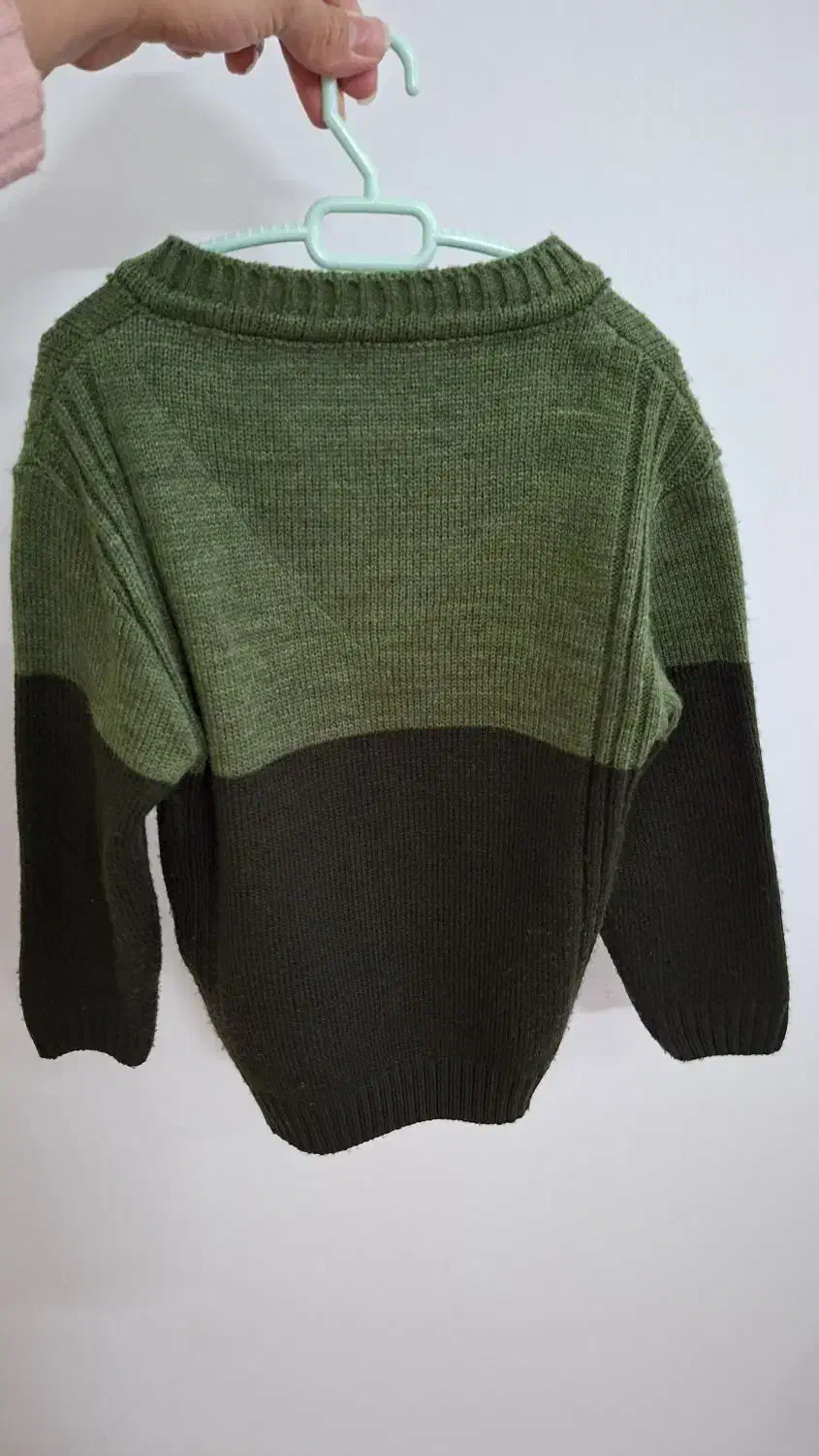 پافر و بلوز گپ بچگانه|کفش و لباس بچه|تربتحیدریه, کوه سنگی|دیوار