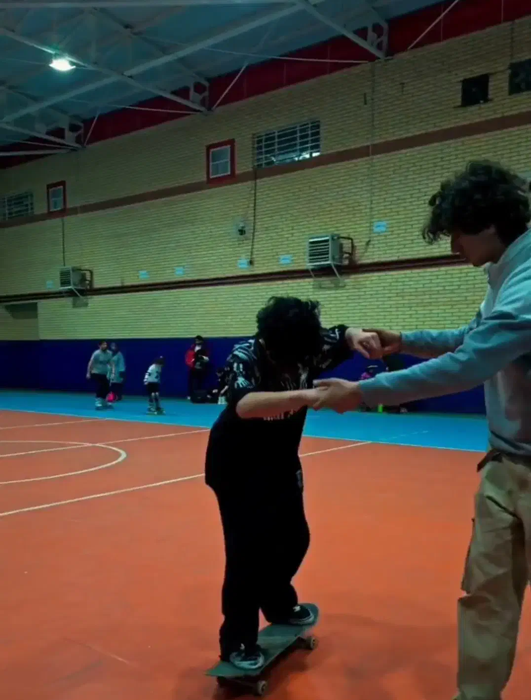 آموزش اسکیت برد در سالن|خدمات آموزشی|کرج, شهرک امام رضا (ع)|دیوار