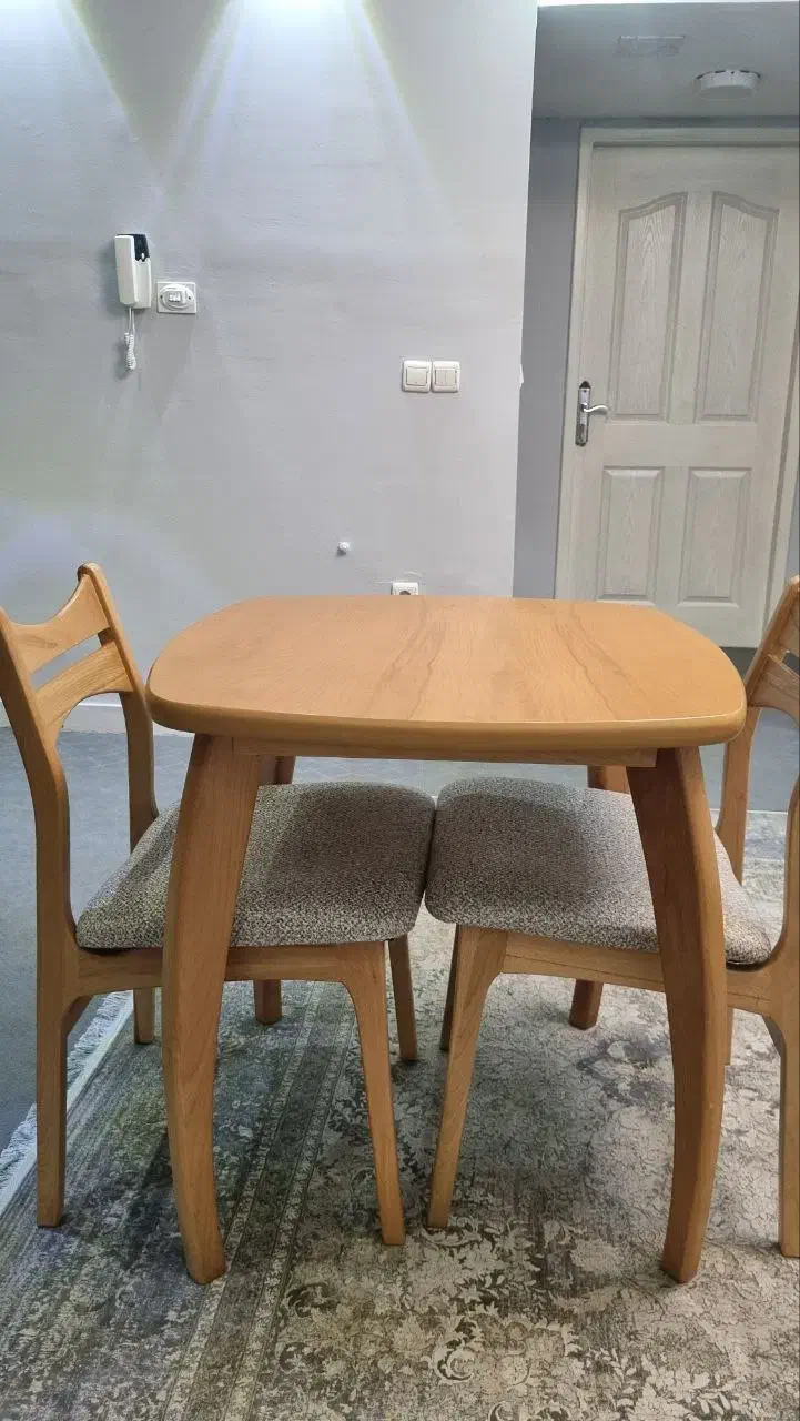 میز ناهار خوری دو نفره|میز و صندلی غذاخوری|شیراز, میرزاکوچک خان|دیوار