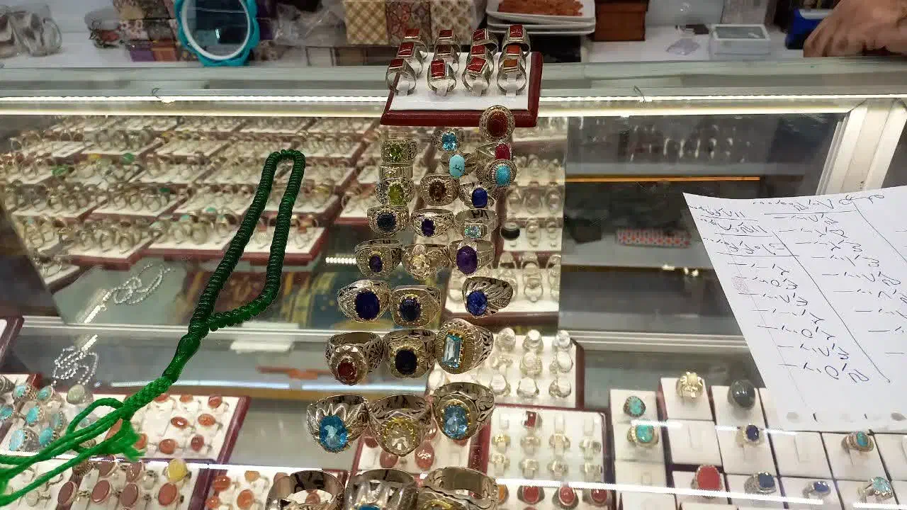 اجاره مغازه پل بازار حرم|اجارهٔ مغازه و غرفه|قم, ارم|دیوار