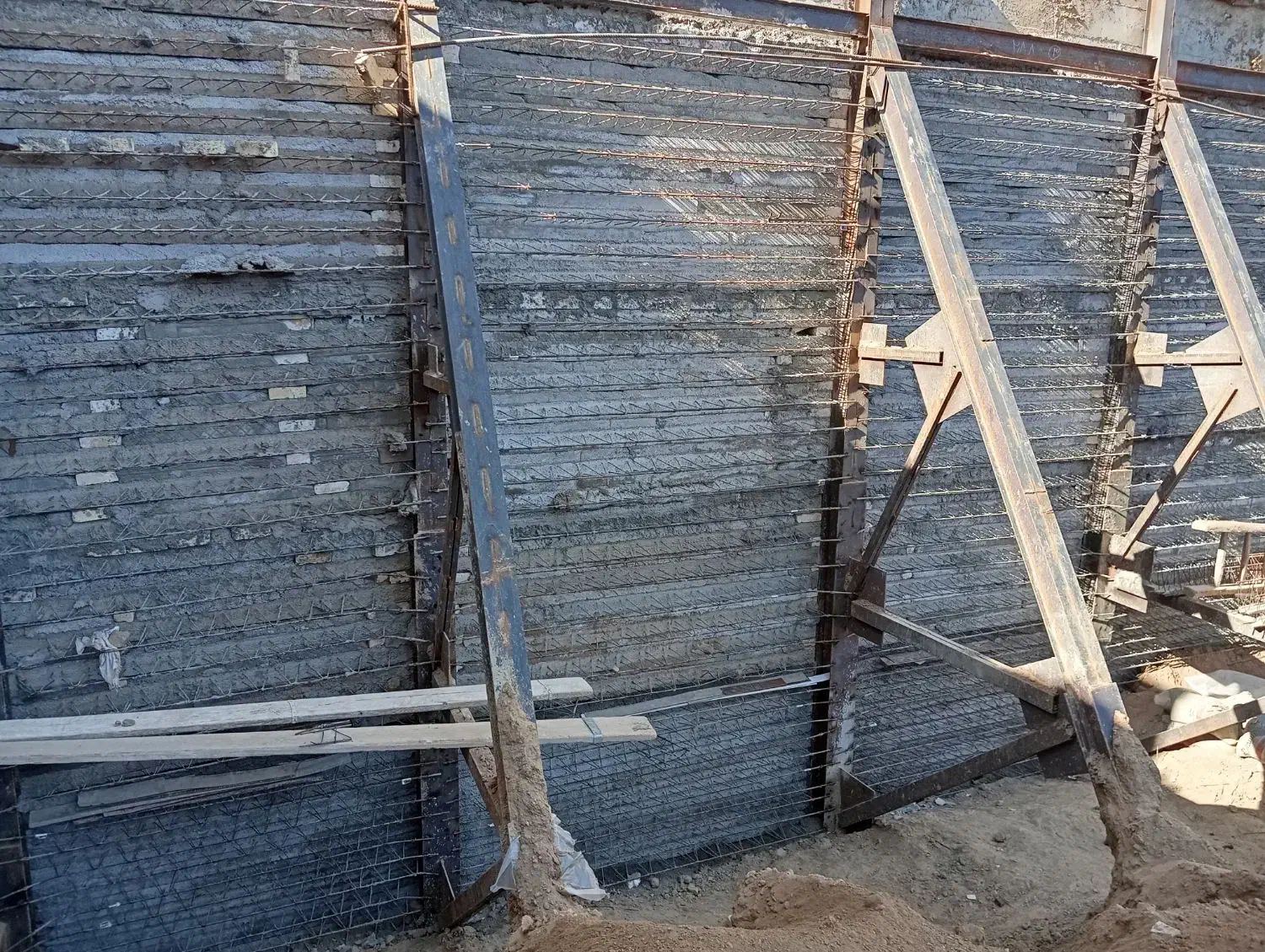 سازه نگهبان تیرچه|خدمات پیشه و مهارت|قم, هنرستان|دیوار