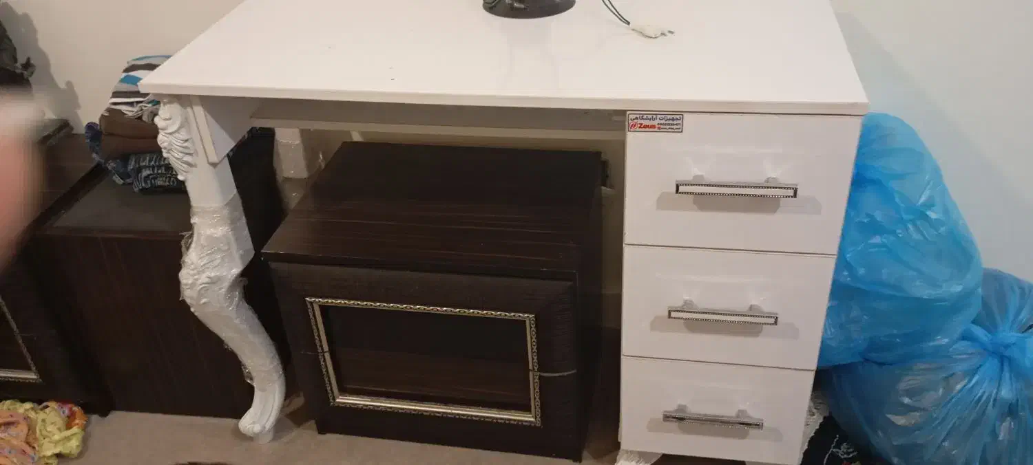 میز آرایشگاهی|آرایشگاه و سالنهای زیبایی|امیدیه, |دیوار