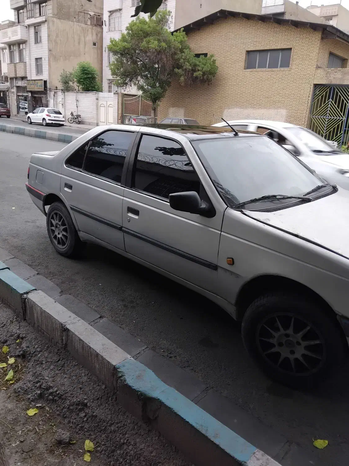 ماشین|آرایشی، بهداشتی، درمانی|پاکدشت, پارچین|دیوار