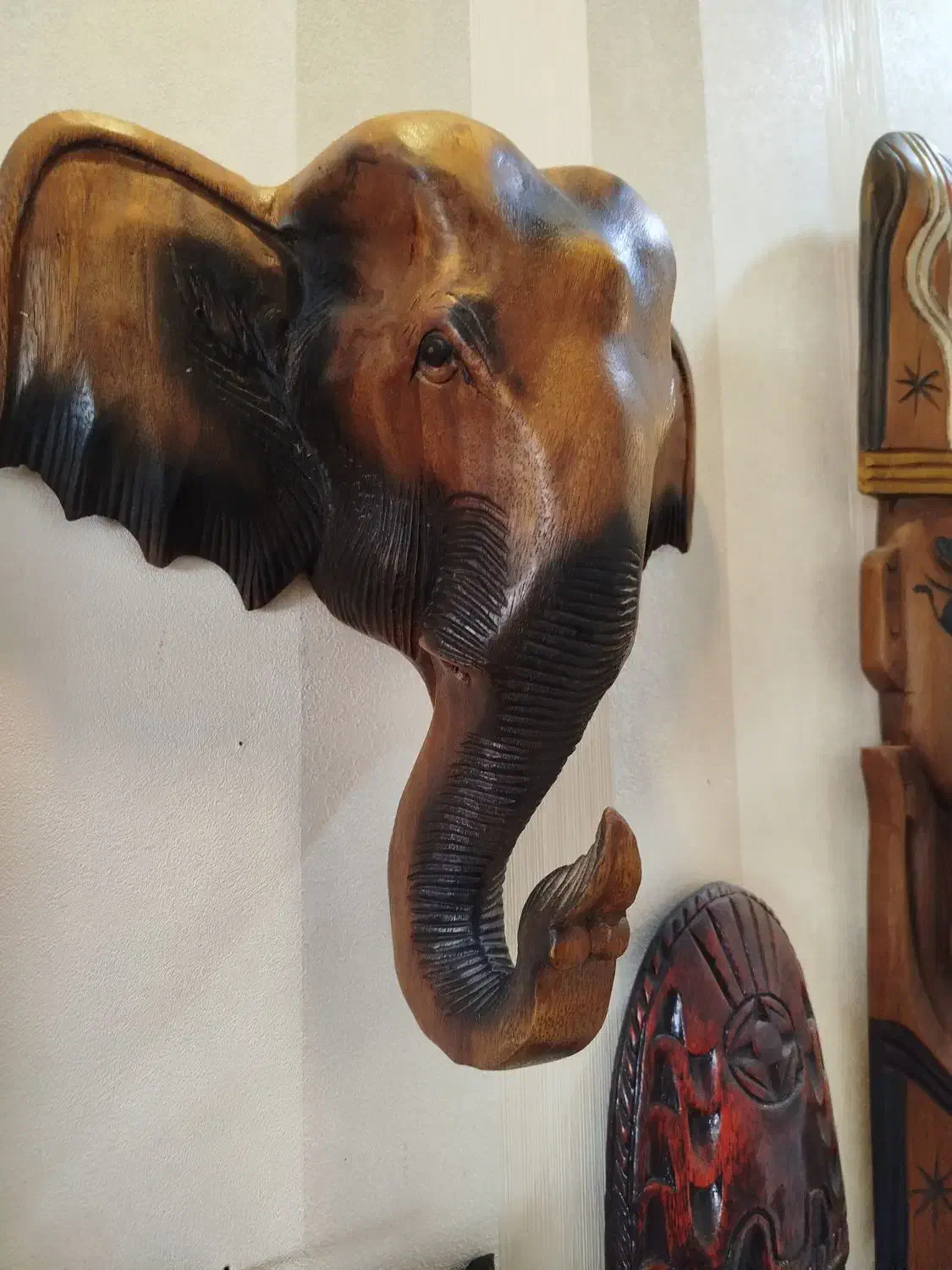 سردیس فیل چوبی|کلکسیون اشیاء عتیقه|شیراز, شهرک جماران|دیوار